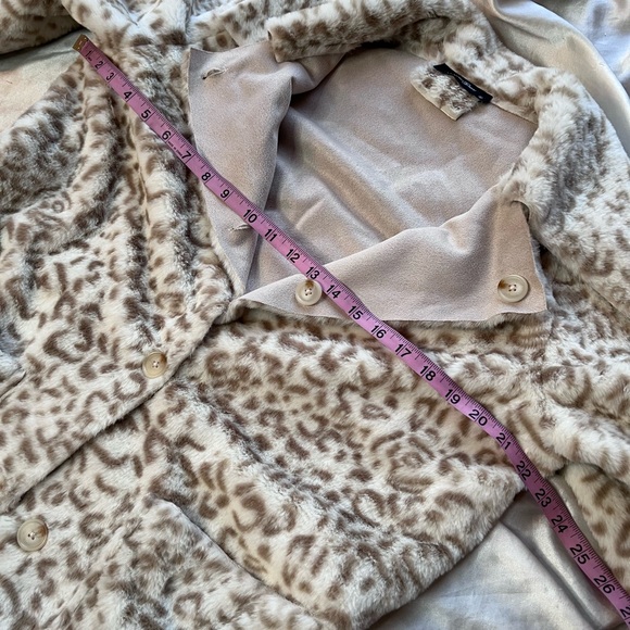 Leopard Print Faux Fur Coat - Picture 8 of 9